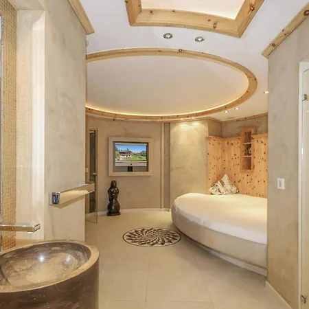 Bockberg In - Out & Whirlpool In By One Kitzbühel